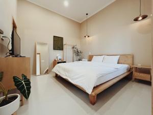 XOM House Biển Hồ