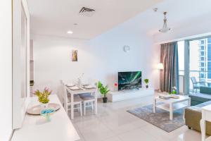 Scenic High Floor 1BR at Ocean Heights, Dubai Marina by Maxx Value Homes