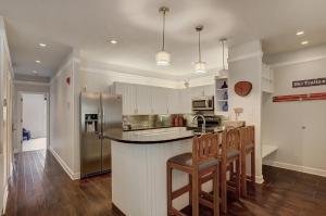 2721 Chateaux DMont Condo