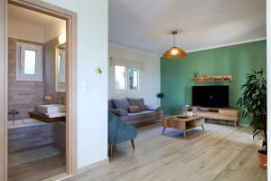 Villa Melias, luxurious villa with superb view of the islands, 400 m from the sea