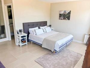 Villa Peralta Girona City w above ground Pool