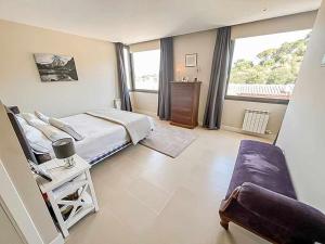 Villa Peralta Girona City w above ground Pool