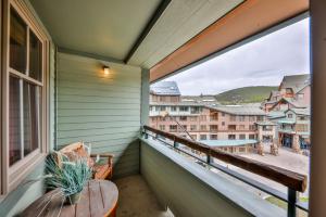 Zephyr Slopeside - 1504 condo