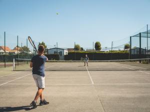 Campings Camping Les Garennes : photos des chambres