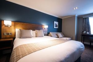 Toby Carvery Strathclyde, M74 J6 by Innkeepers Collection