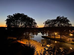 Appartements Grose Ferienwohnung am Canal du MIDI mit Dachterrrasse : photos des chambres