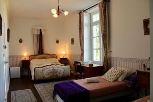 B&B / Chambres d'hotes Chateau de Montaupin : Chambre Familiale - Vue sur Jardin