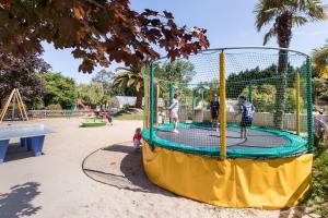 Campings Camping Domaine de la Ville Huchet : photos des chambres