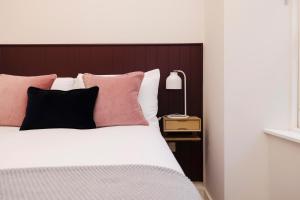 JOIVY Tasteful Studios on Rose South