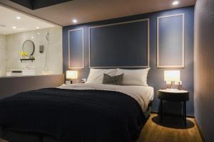 Phòng giường đôi không có cửa sổ (Double Room without Window)