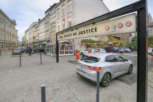 Appartements La Jungle, T5 hypercentre chic et cosy, wifi, netflix par SOVALFI : photos des chambres