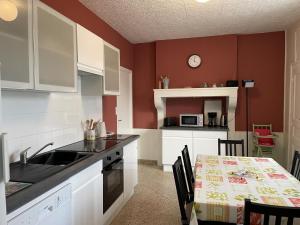 Maisons de vacances Gite Taxat-Senat, 4 pieces, 6 personnes - FR-1-489-363 : photos des chambres