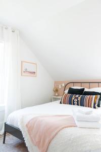 Downtown Picton 2-Bedroom Boho Suite!