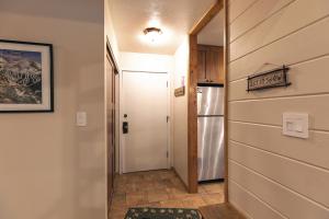 Motherlode Condo: Walk to Downtown, Slopes