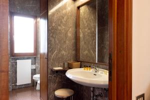 Palazzo Cecchi Florentine Apartment