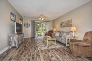 1215 Ironwood Condo