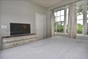 1212 The Havens Condo