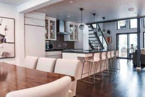 Wapo Contemporary 4BD with Hot tub