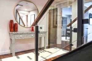 Wapo Contemporary 4BD with Hot tub