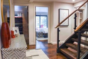Wapo Contemporary 4BD with Hot tub