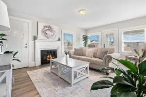 Cozy 4B Retreat Near Uptown King Beds Sleeps 12 - Derita