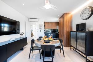 Mar a Vista - Condominium with Pool, Gym and Sea Views