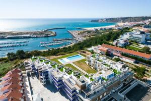 Mar a Vista - Condominium with Pool, Gym and Sea Views
