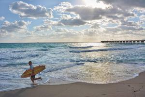 2 Bedroom Home Downtown West Palm Close to Beach