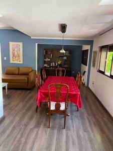 Muy amplio Piso cerca de Aristides 24hs cn parilla