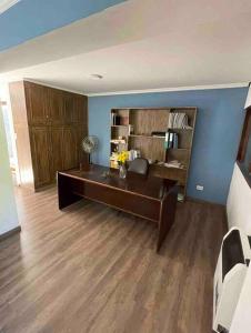 Muy amplio Piso cerca de Aristides 24hs cn parilla