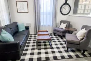 Vacation Home Minutes From Downtown, Great For Families - Uintah Vacation Home Minutes From Downtown, Great For Families - Uintah