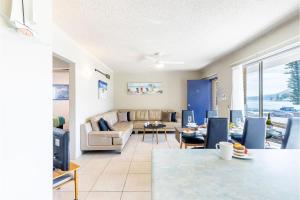 Shoal Towers, Unit 2 11 Shoal Bay Rd Air Conditioning Wifi free Netflix water views