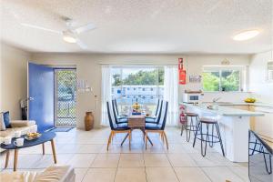 Shoal Towers, Unit 2 11 Shoal Bay Rd Air Conditioning Wifi free Netflix water views