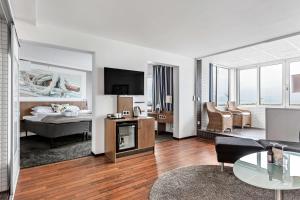 Queen Suite with Sea View room in Best Western Hotel Corallen