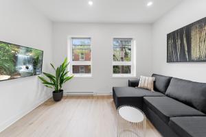 Stonewall Suites