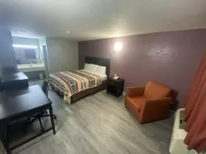 DIAMOND INN - Shell Lake