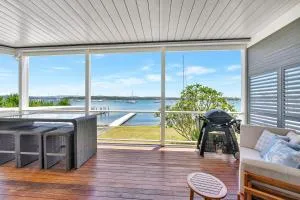 Valentine Views Lakefront Tranquility with Private Jetty - Rathmines