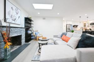 @ Marbella Lane - Exquisite Home 3BR