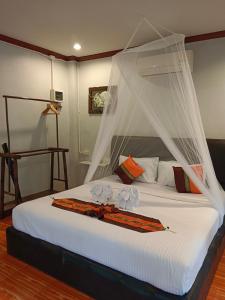 Khao Sok River & Jungle Bungalow