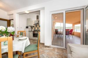 Apartments by the sea Kanica, Rogoznica - 20298