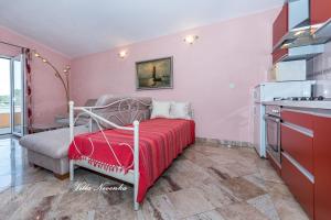 Apartments by the sea Kanica, Rogoznica - 20298