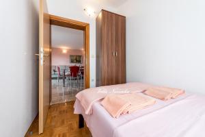 Apartments by the sea Kanica, Rogoznica - 20298