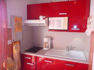 Appartement proche plage avec terrasse, 6 couchages, parking privé, Internet optionnel - FR-1-387-75