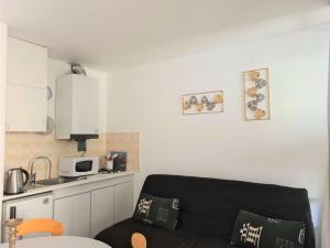 Studio confortable avec loggia, à 850 m de la plage et proche du port - Cap dAgde - FR-1-249-270