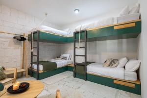 Sleeps 9, Outdoor Space, PingPong Table, in Villa