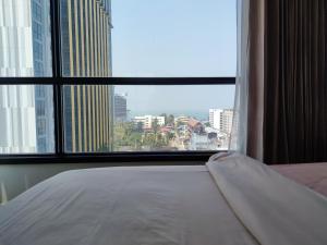 Many Holiday The Base Condo