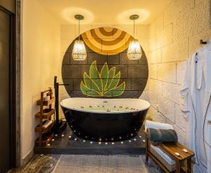 Rooftop Hot Tub! 3 levels, 5Bedroom in Villa Noria