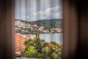 Apartment in Okrug Gornji with sea view, balcony, air conditioning, WiFi 5048-2