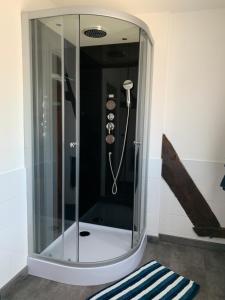 Maisons de vacances Le Bas Chesnay Gite Domfront en Poiraie : photos des chambres