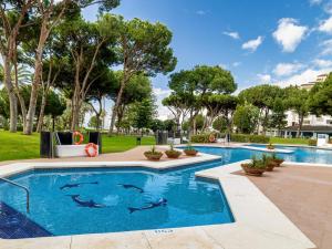 Vista piscina y gran terraza ref Cadiz 111